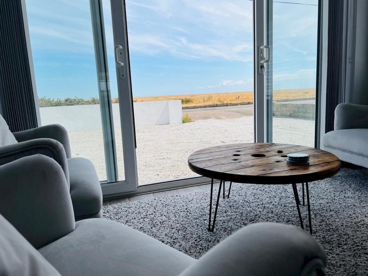 Pass The Keys Fabulous Beach Front Holiday Location Lydd Extérieur photo