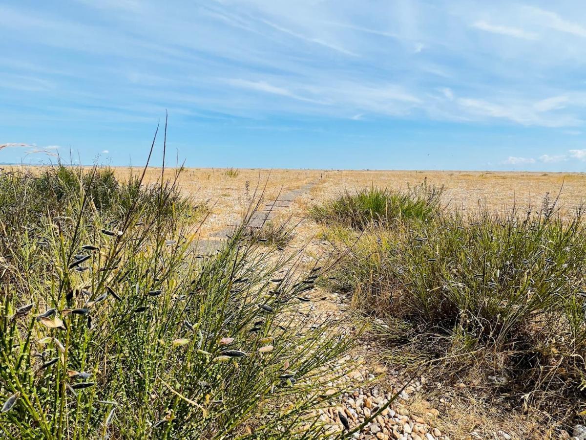 Pass The Keys Fabulous Beach Front Holiday Location Lydd Extérieur photo