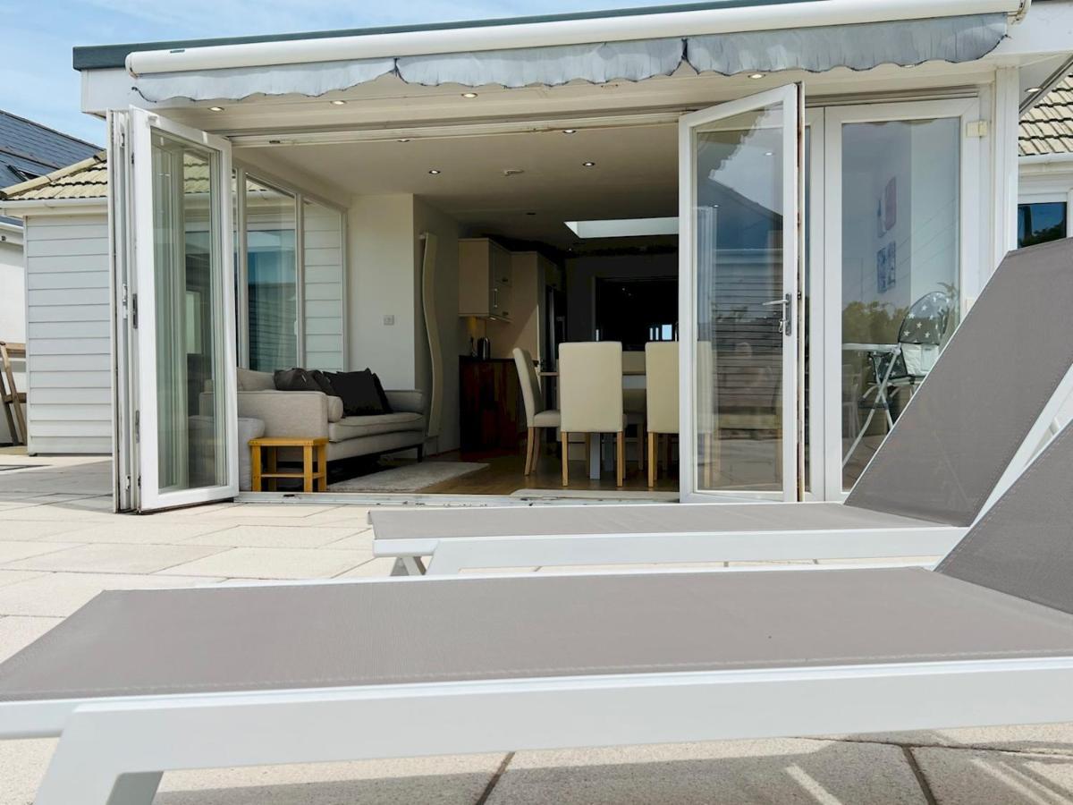 Pass The Keys Fabulous Beach Front Holiday Location Lydd Extérieur photo