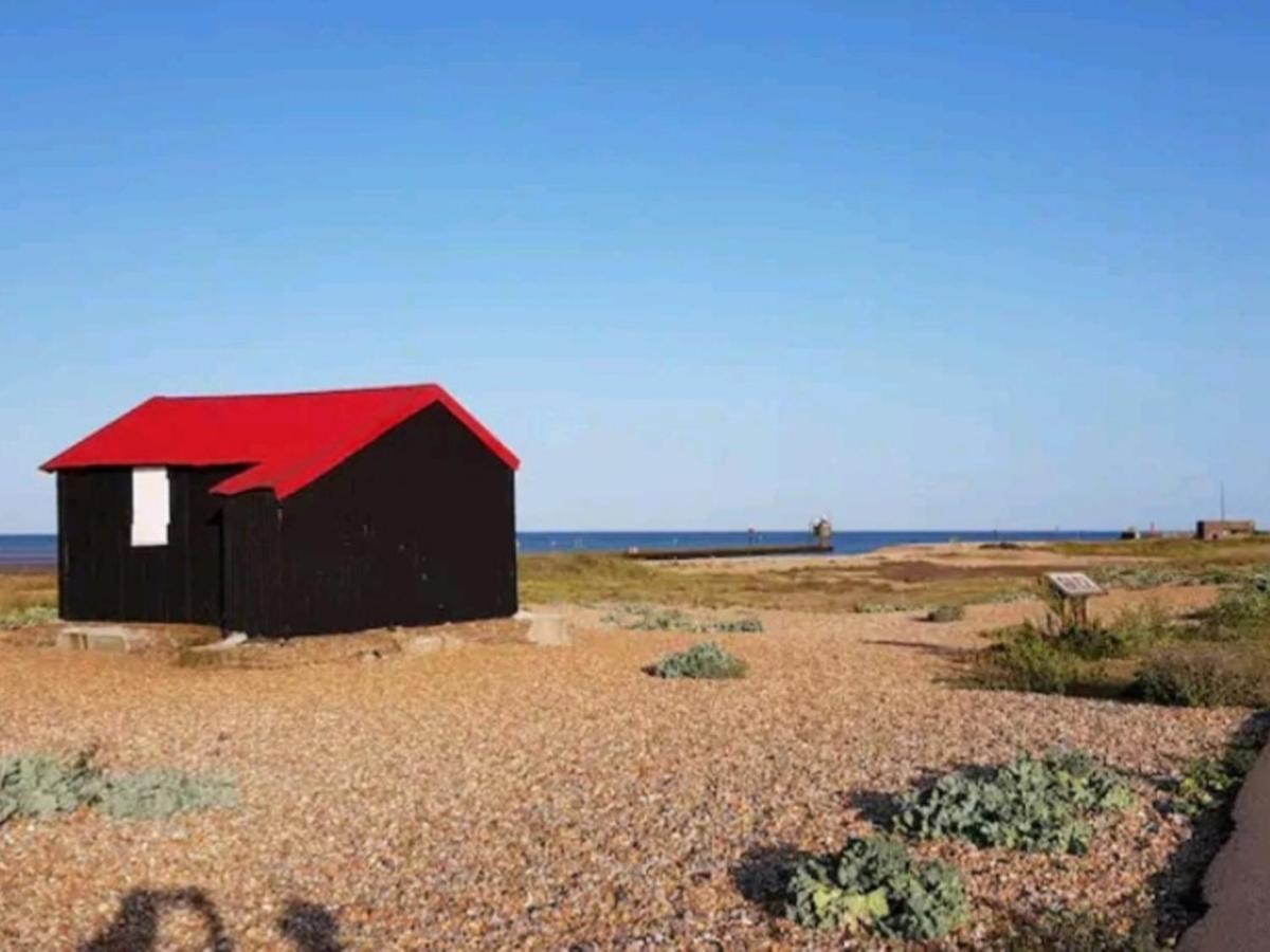 Pass The Keys Fabulous Beach Front Holiday Location Lydd Extérieur photo