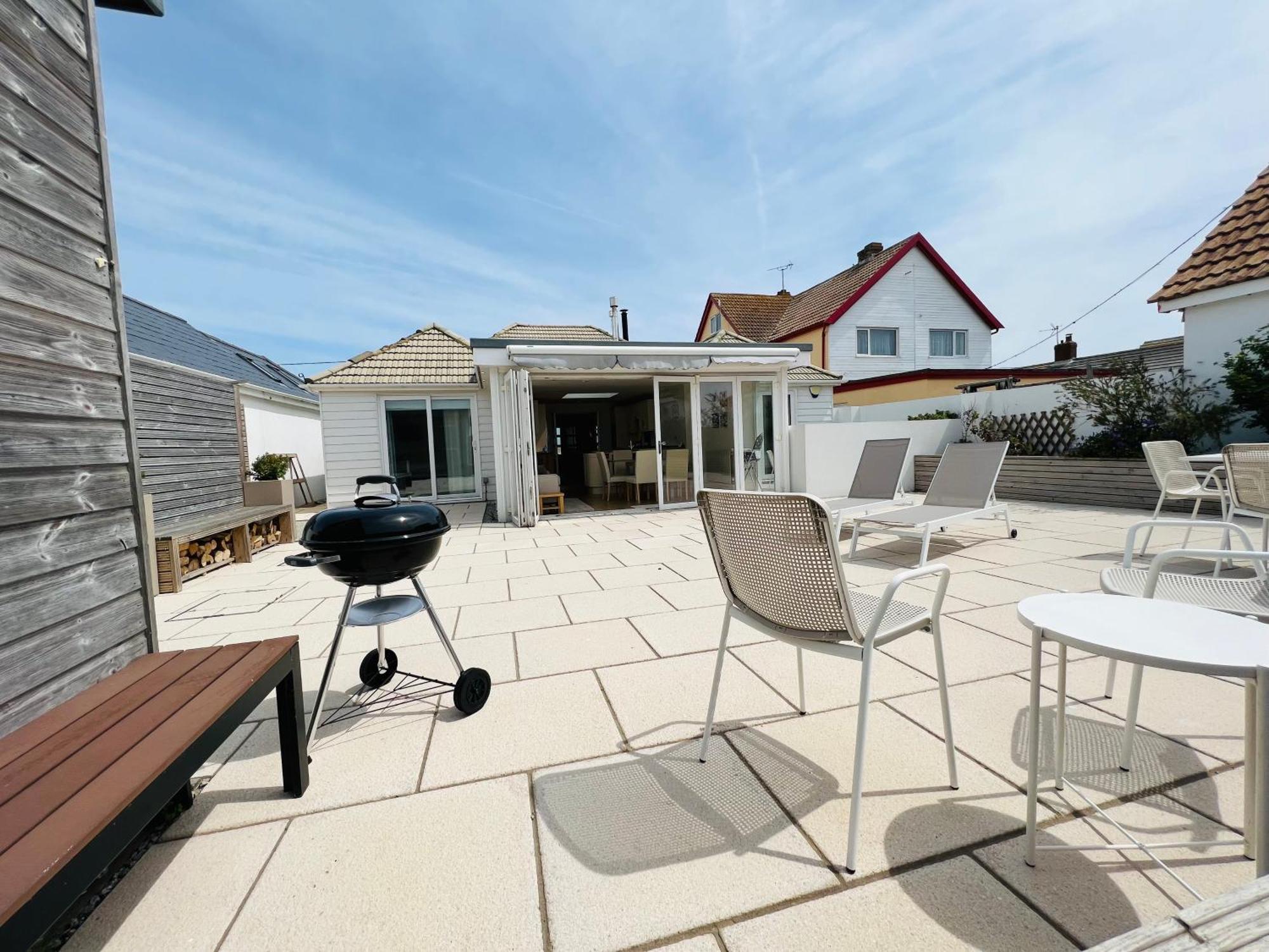Pass The Keys Fabulous Beach Front Holiday Location Lydd Extérieur photo